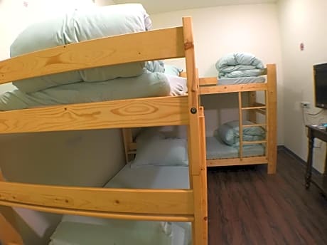 Quad - Must Check In between 3 to 6 PM