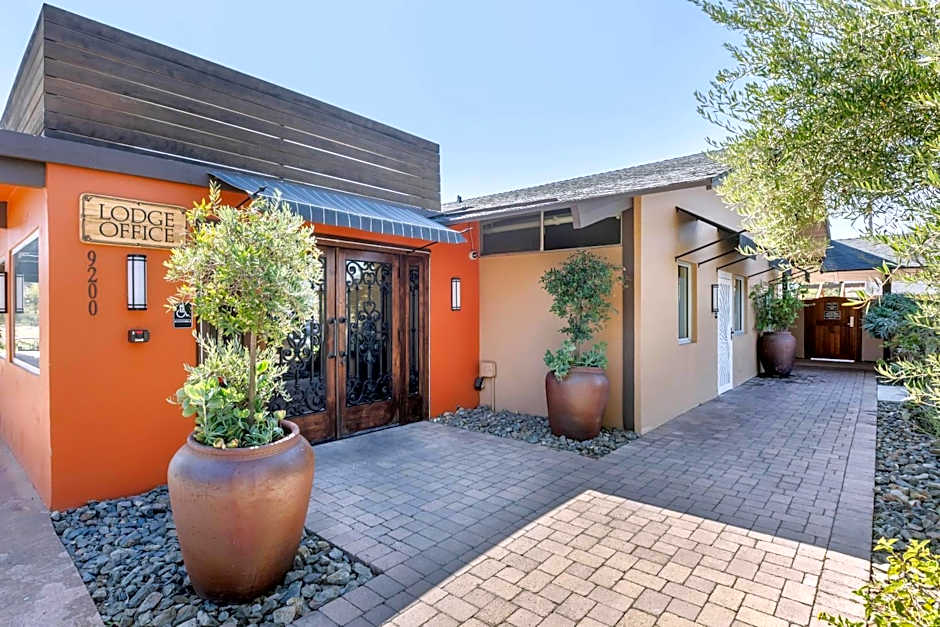 Carlton Oaks Lodge, an Ascend Collection Hotel