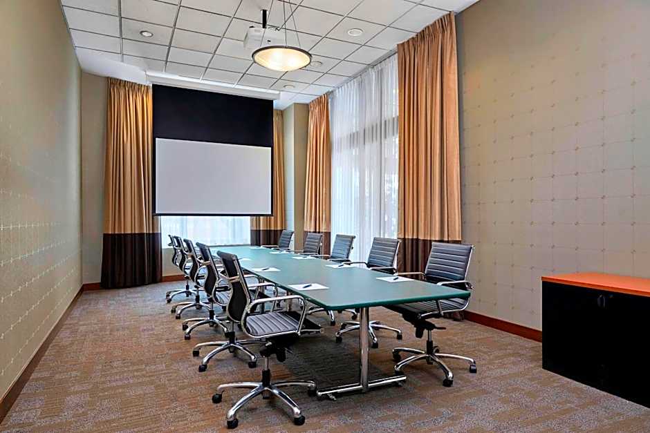 Grand Park Hotel Vancouver Airport, Ascend Hotel Collection