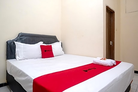 RedDoorz near Plaza Ambarrukmo Yogyakarta