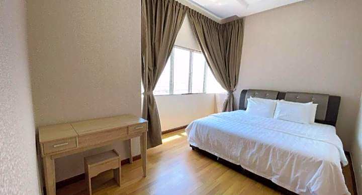 Sekinchan HighView Penthouse 15pax 5R5B 顶层公寓 看海 看稻田景