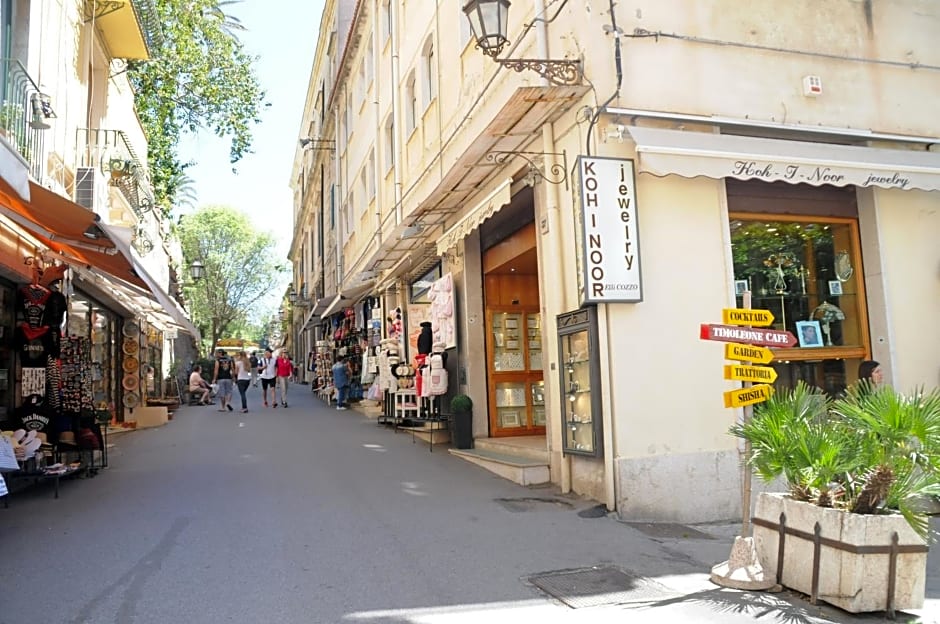B&B Teatro Greco 39