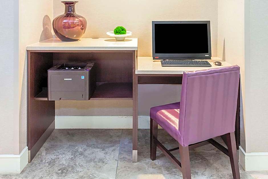 La Quinta Inn & Suites by Wyndham Lubbock West Medical Center