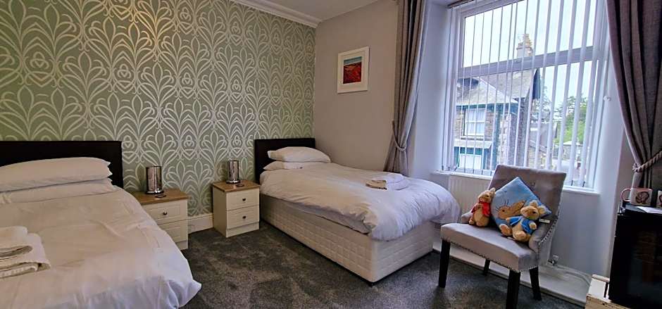 Bonny Brae House by Woodland Park