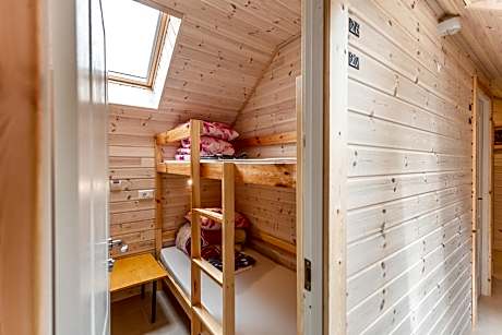 Bunk Bed in Mixed Dormitory Room