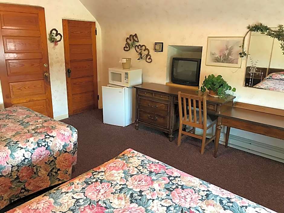 Simmons Motel and Suites