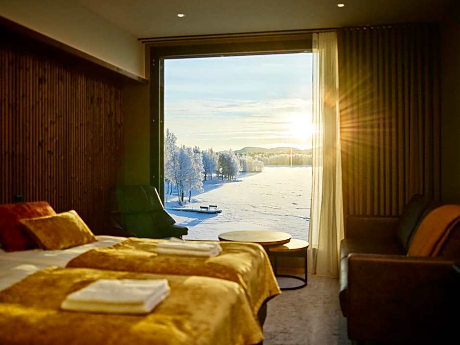 Photo 1 of 4 of Deluxe 1 Double Bed or 2 Beds, Lake View