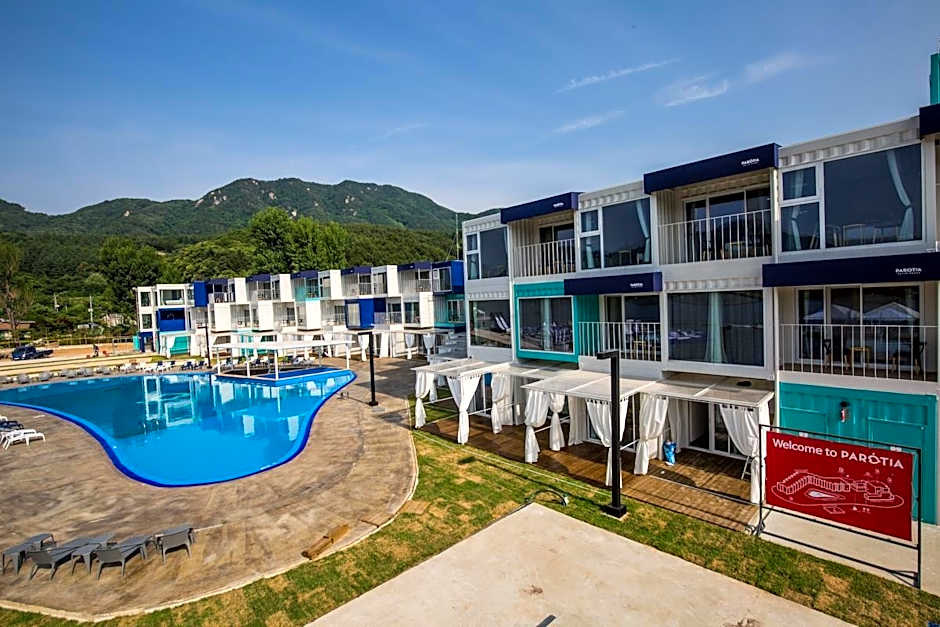 Parotia waterhouse hotel