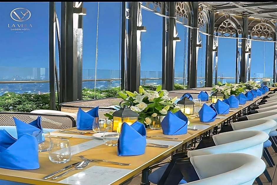 LA VELA Saigon Hotel