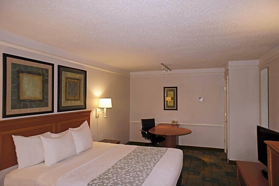 La Quinta Inn & Suites by Wyndham Pensacola