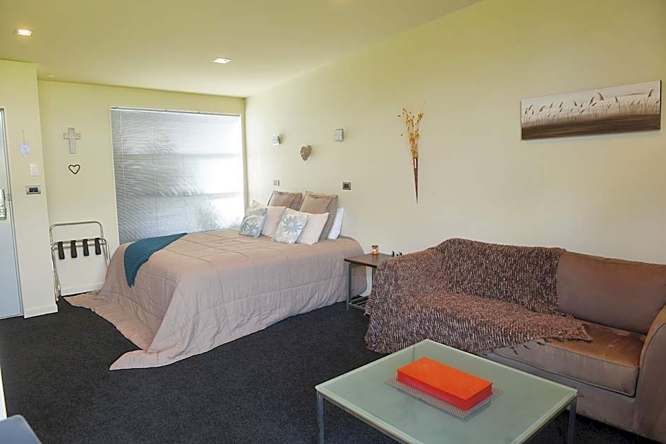 Platinum Lodge & Day Spa