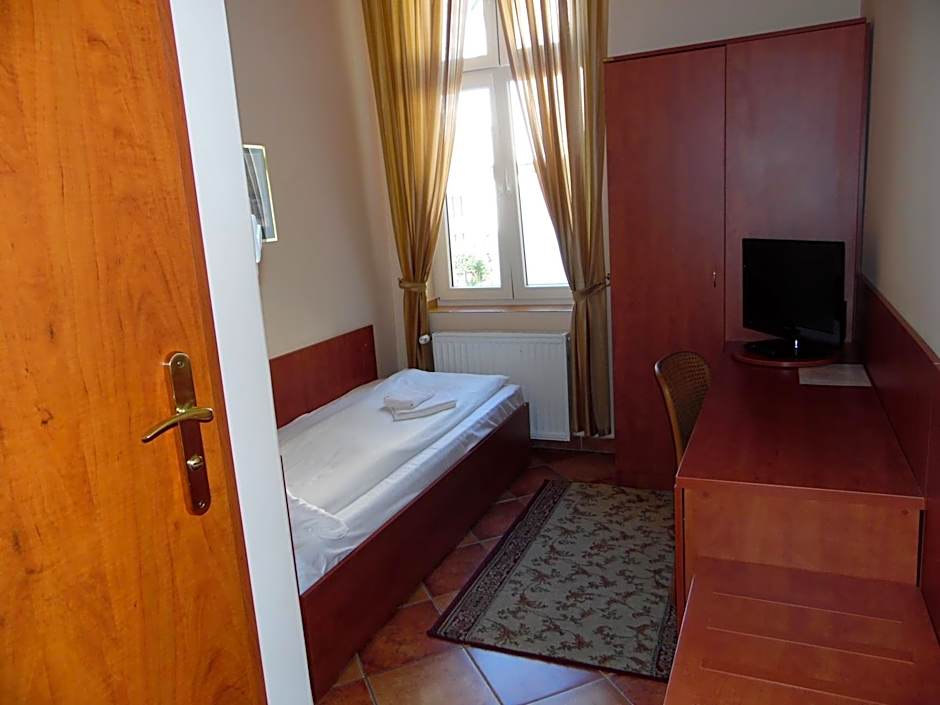 Villa Antares I & II