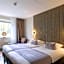 50|50 Hotel Belmont