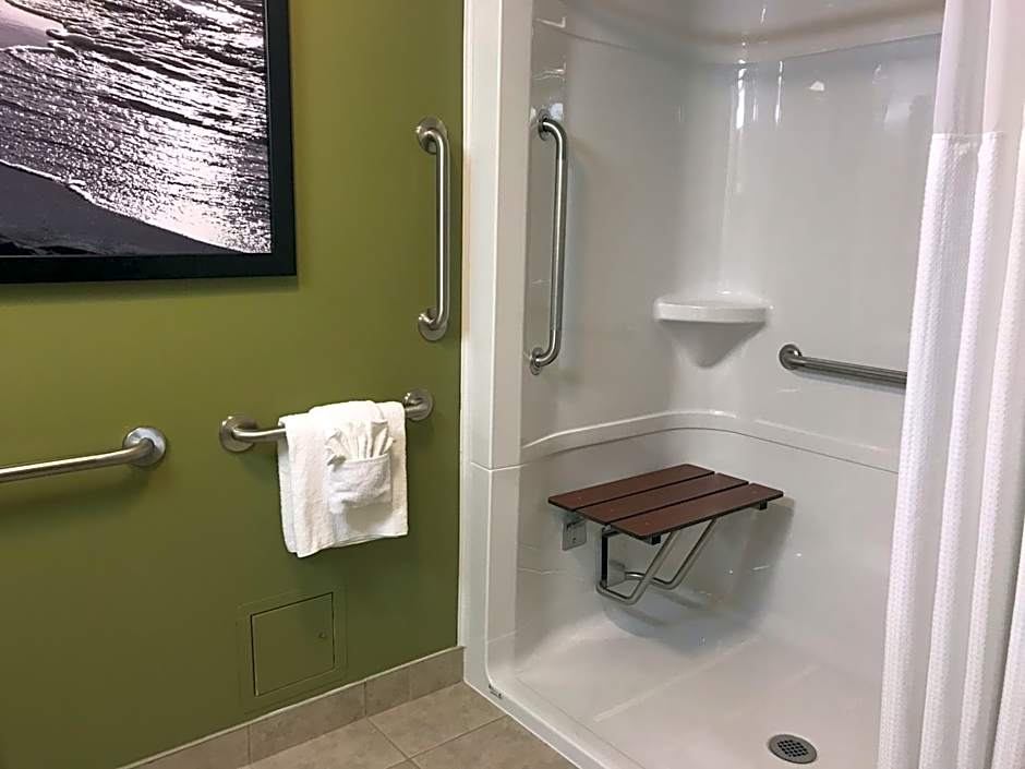 Super 8 by Wyndham Amherst NS