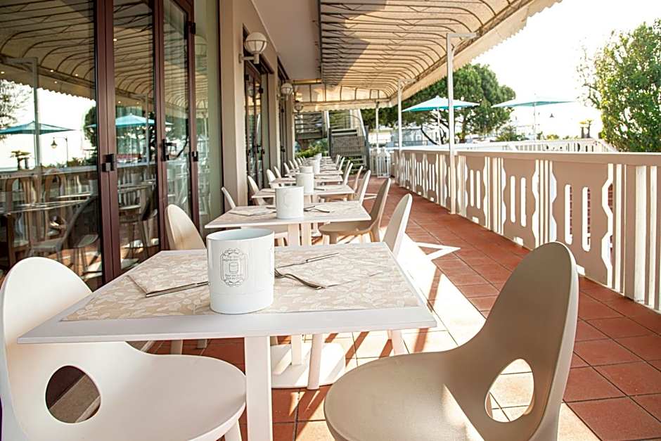 Hotel Savoy