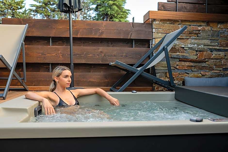 Sylvia Camping & Luxury Suites, Panel Hospitality Homes & Villas