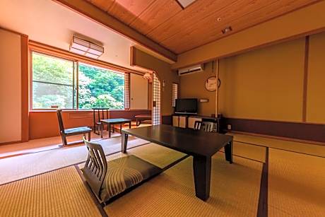 Japanese-Style Quadruple Room