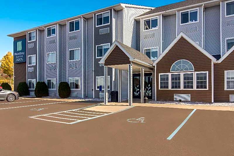 Rodeway Inn and Suites