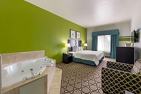 Suite-1 King Bed Non-Smoking Hot Tub Sofa Microwave And Refrigerator Wi-Fi Full Breakfast