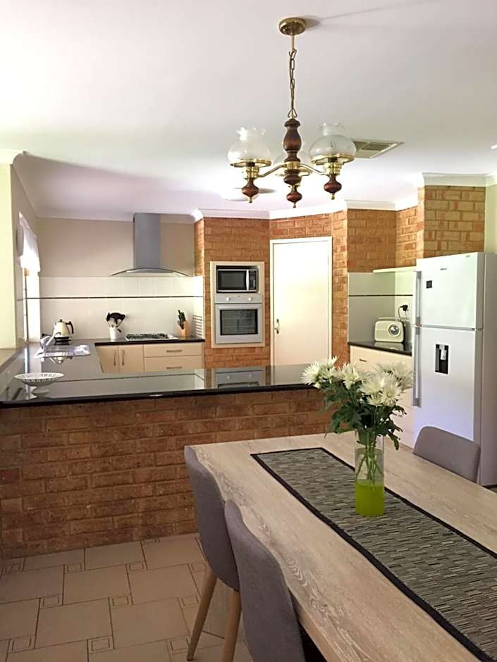 Murdoch Station Bed & Breakfast