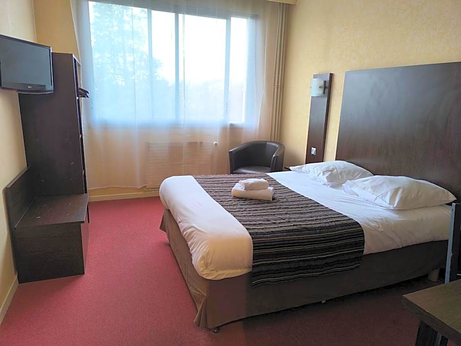 Adonis Lyon Est Hôtel Artys