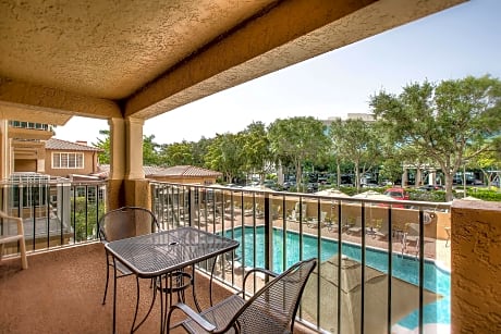 2 Dbl Hearing Accessible Balcony Pool View