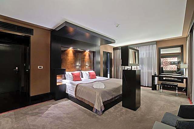 Platinum Palace Boutique Hotel