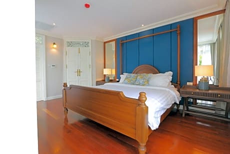 Jacuzzi Suite River View