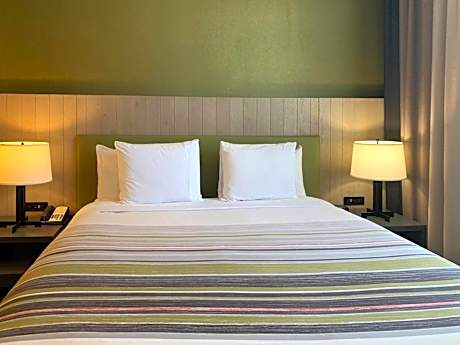 Country Inn & Suites by Radisson, San Jose International Airport, CA