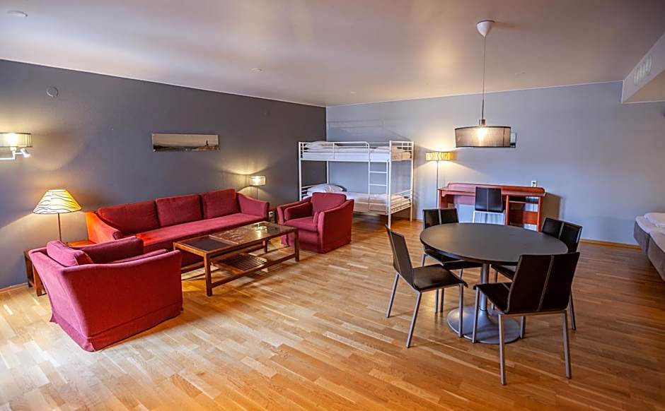 F2 Hotel