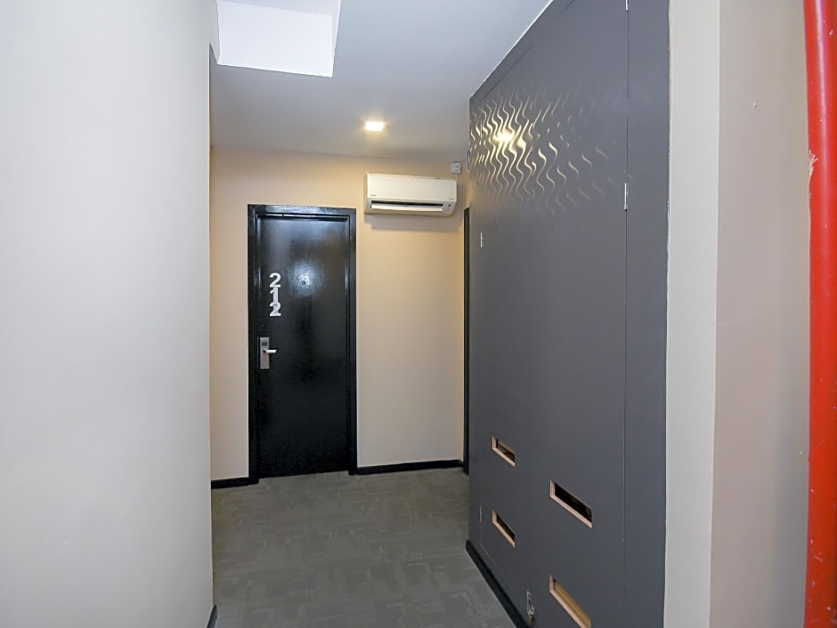 Super OYO 977 Hong Kong Suites