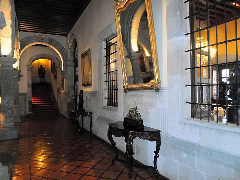 Hotel Virrey De Mendoza