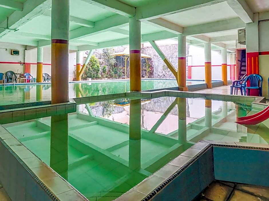 OYO 90985 Hotel Alhakim Syariah