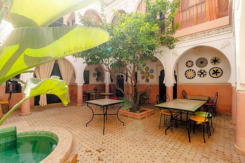 Riad Davina