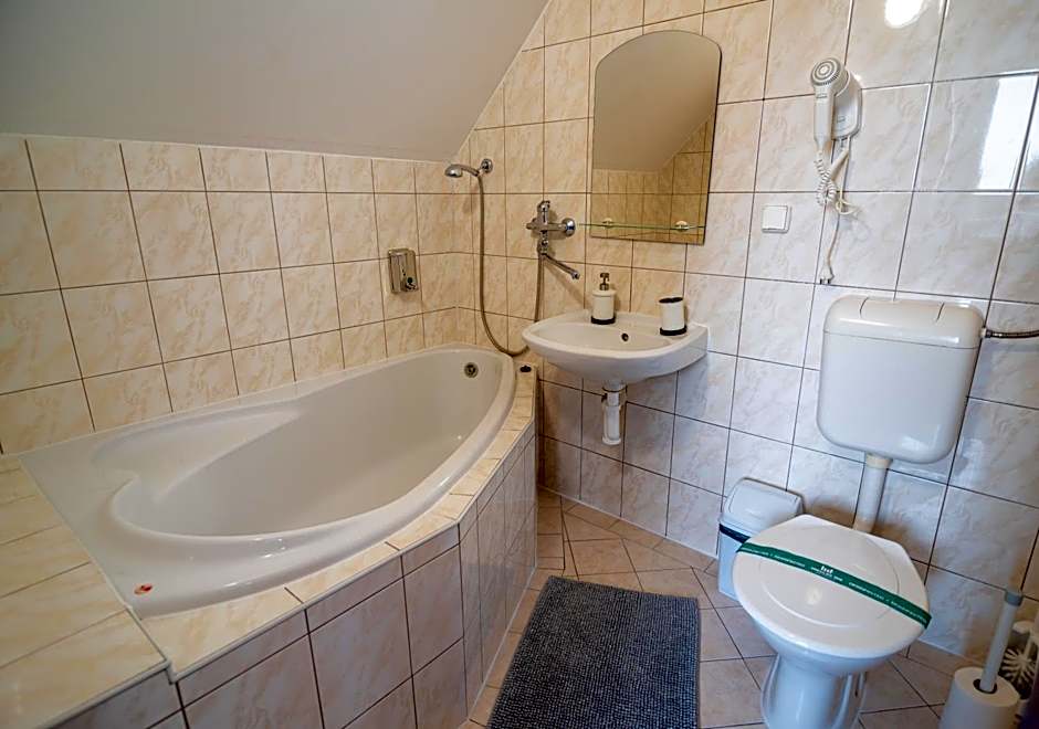 Mikulov - Inn - hotel s vinným sklepem Venuše