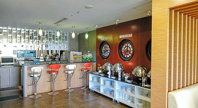 Empress Hotel Makassar City Center by LIFE