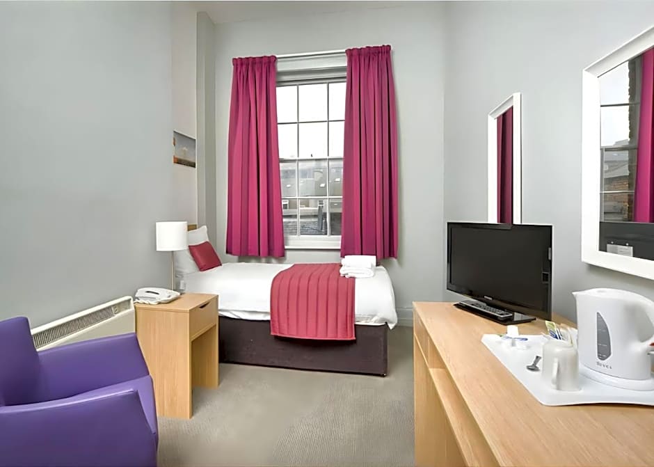 The Carlton Hotel