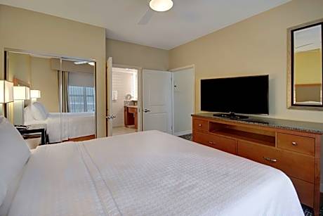 Two Bedroom Suite with One King and Two Queen Beds - Non-Smoking