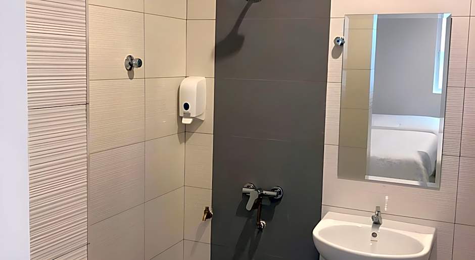 BREZZA HOTEL SITIAWAN