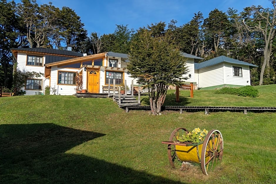 CabaÃ±as Del Martial