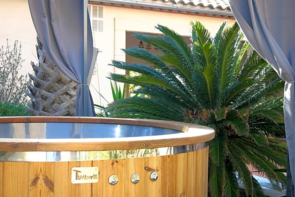 Maison Dix Chambres d'hôtes et Espace SPA Bien être