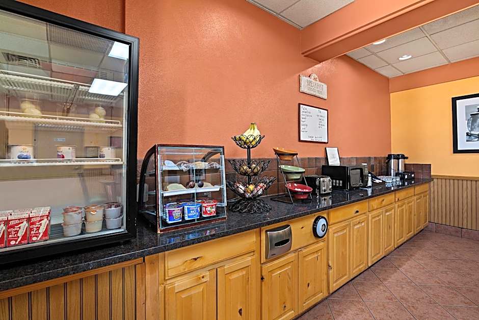 Rodeway Inn McPherson East