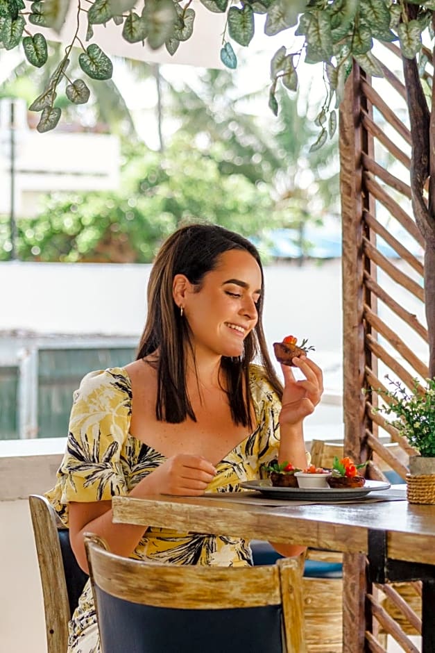Ixchel Beach Hotel