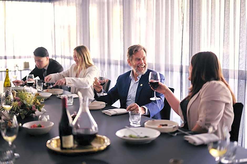 Midnight Hotel, Autograph Collection