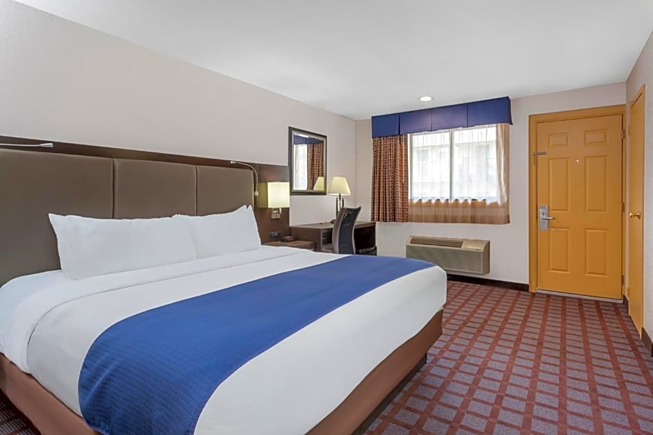 Days Inn by Wyndham Woodbury Long Island