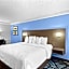 Days Inn & Suites by Wyndham Schaumburg