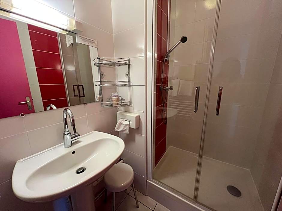 Hôtel Restaurant Le Grillon