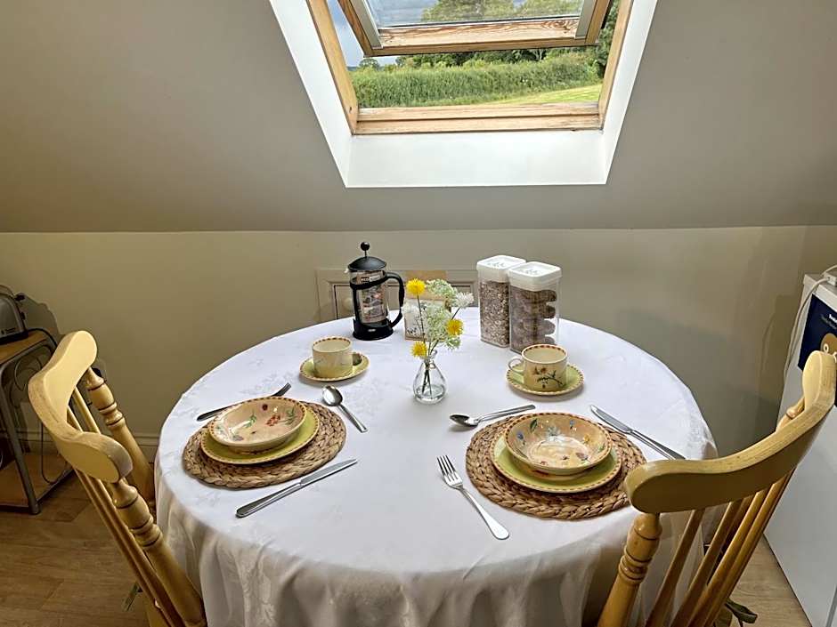 Priors Oak - A Cosy Studio with Countryside Views in Dorset