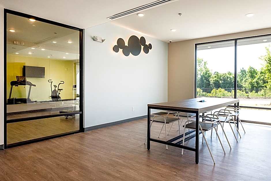 ECHO Suites Extended Stay by Wyndham Dallas Plano/Frisco