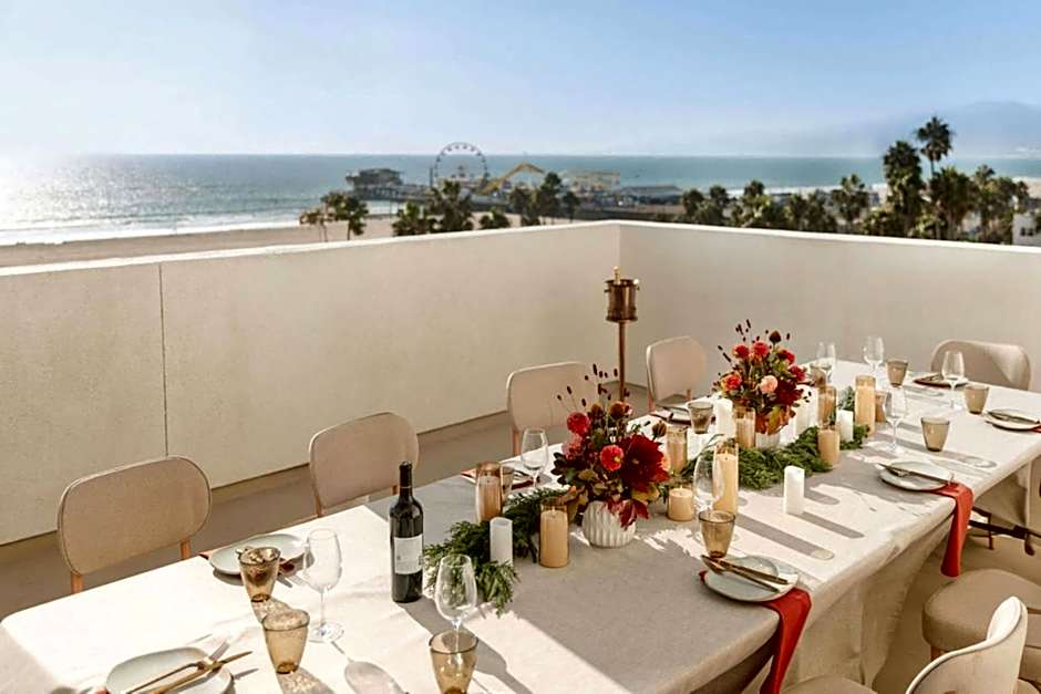 Sandbourne Santa Monica, Autograph Collection